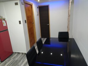 Interior - Casa Entera con 5 Habitaciones 2 Baños y Estacionamiento Para 2 Vehículos (La Granja)