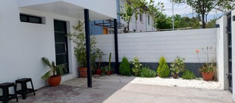 Casa Entera con 5 Habitaciones 2 Baños y Estacionamiento Para 2 Vehículos