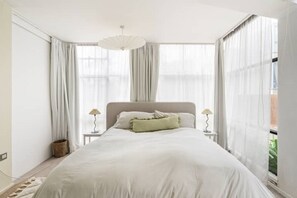 1 bedroom, WiFi - Unique Flat with Pool in Trendy Peckham Area (London)