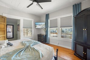 2 habitaciones, tabla de planchar con plancha y ropa de cama 