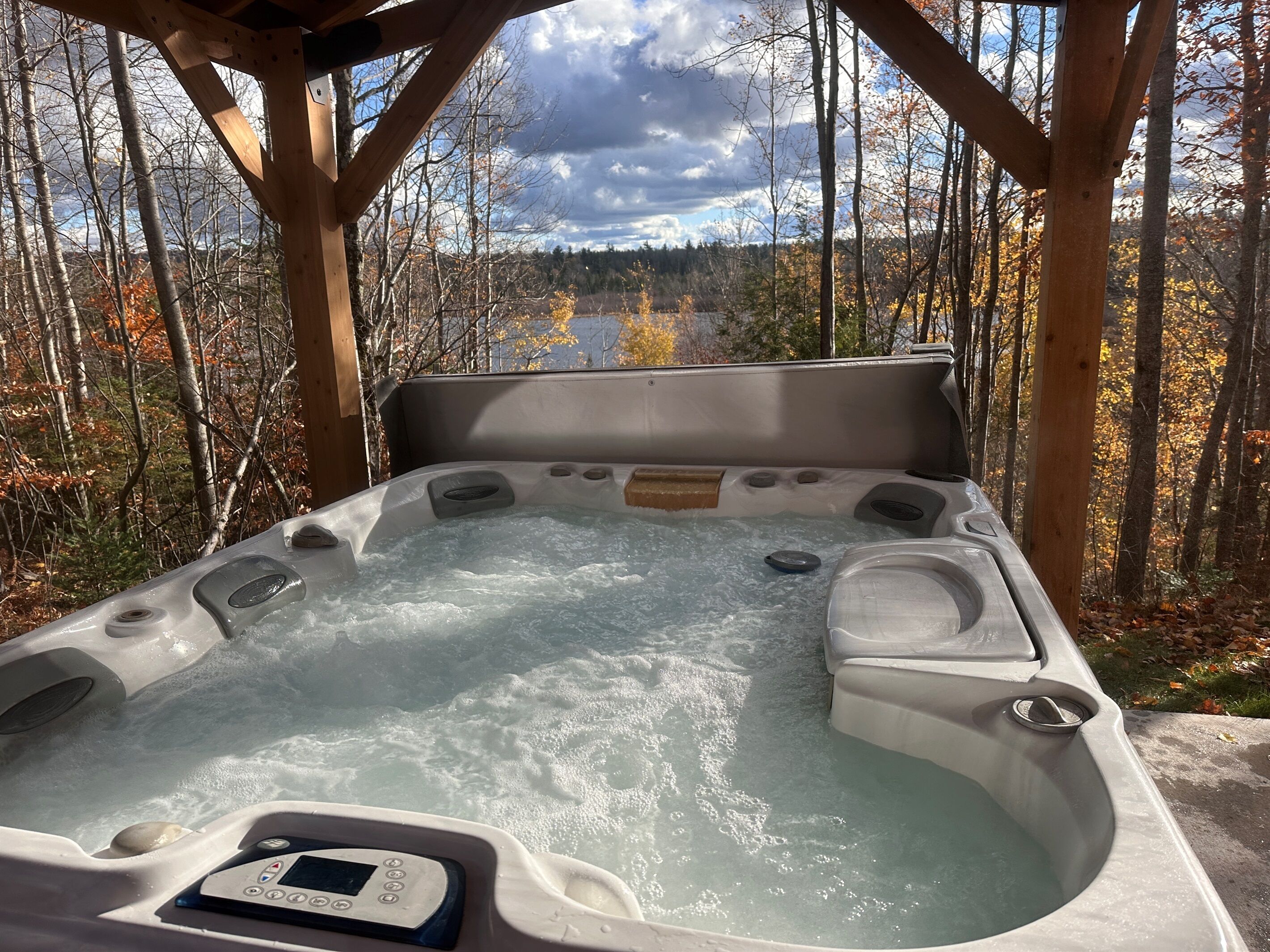 Outdoor spa tub