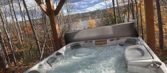 Hot tub - Great views - close to PRNL - private