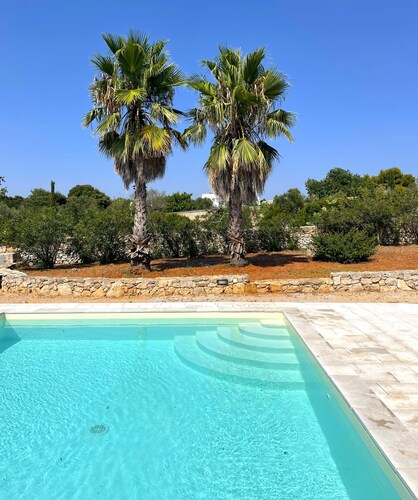 2km from the beaches: nice villa with pool