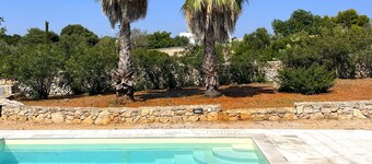 2km from the beaches: nice villa with pool