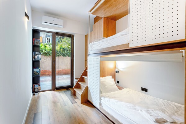 Blackout drapes, iron/ironing board, free WiFi, bed sheets - The Tbilisi Pod (Tbilisi)