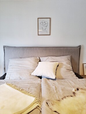 2 chambres, fer et planche à repasser, Wi-Fi, draps fournis