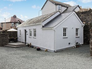 Exterior - 2 bedroom accommodation in Conwy Town (Conwy Town)
