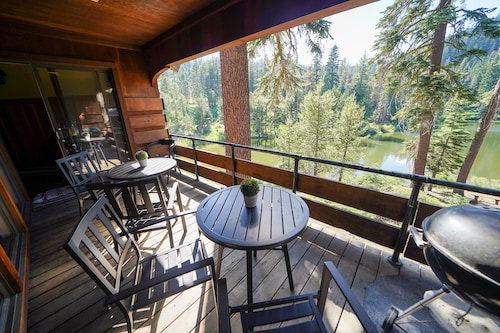 The only Bear Valley lakefront + beachfront cabin with ski in-out access