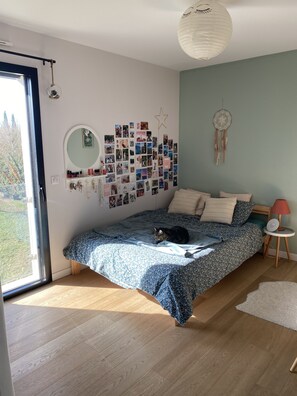 5 soverom, strykejern/-brett, wi-fi og sengetøy