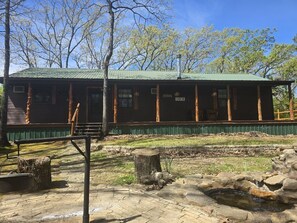 Exterior - Glamper's Dream - Lakefront Cabin with Mountain View (Clayton)