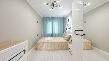 2 bedrooms, iron/ironing board, WiFi, bed sheets