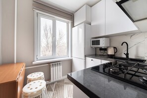 Mikroaaltouuni, uuni, liesi, astianpesukone