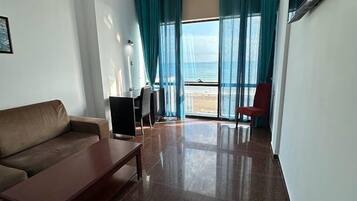 Dobbelt- eller tomannsrom – standard | Sengetøy av topp kvalitet, minibar og skrivebord for bærbar PC