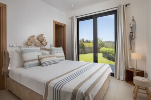 4 slaapkamers, een strijkplank/strijkijzer, wifi, beddengoed