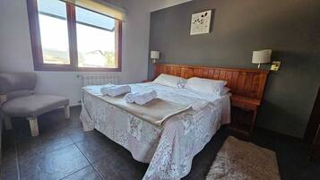 1 bedroom, travel crib, WiFi, bed sheets
