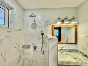 Towels - Garden Suite @ Casa Rosada, Lighthouse Estates, West Bay (West Bay)