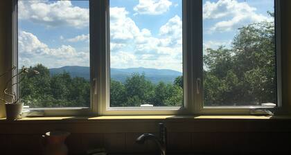 Charmante maison, vue panoramique sur les montagnes, piscine, idéal pour famille