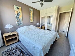 2 間睡房、熨斗/熨衫板、Wi-Fi、床單