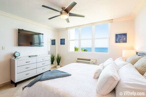 2 bedrooms, iron/ironing board, WiFi, bed sheets - Beachfront ★Penthouse★ with Pool & Private Roofdeck. Flexible Bed Configuration. (Rincon)
