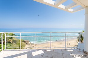 Property grounds - Beachfront ★Penthouse★ with Pool & Private Roofdeck. Flexible Bed Configuration. (Rincon)