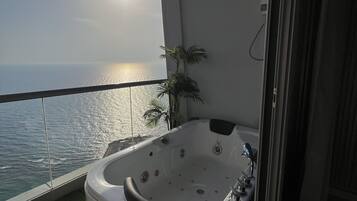 Bañera de hidromasaje exterior