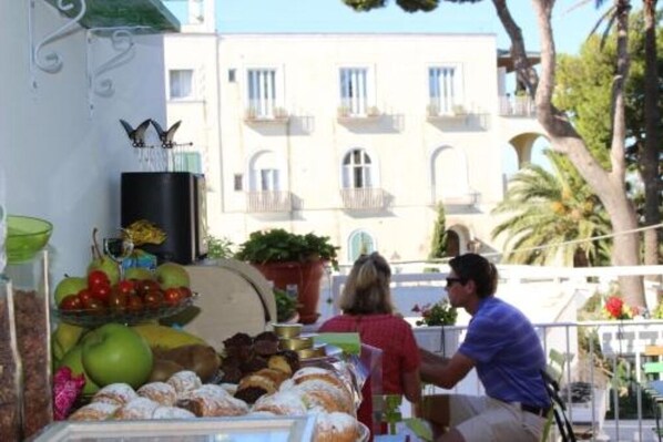 Outdoor dining - 1 Bedroom Private vacation home in Anacapri (Anacapri)