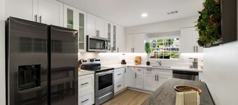 Stroll to Downtown Alpharetta & Avalon Shops