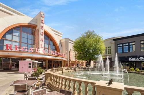 Stroll to Downtown Alpharetta & Avalon Shops