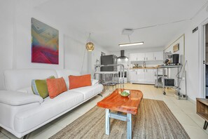 Smart-TV, Stereoanlage, Computerbildschirme, Drucker