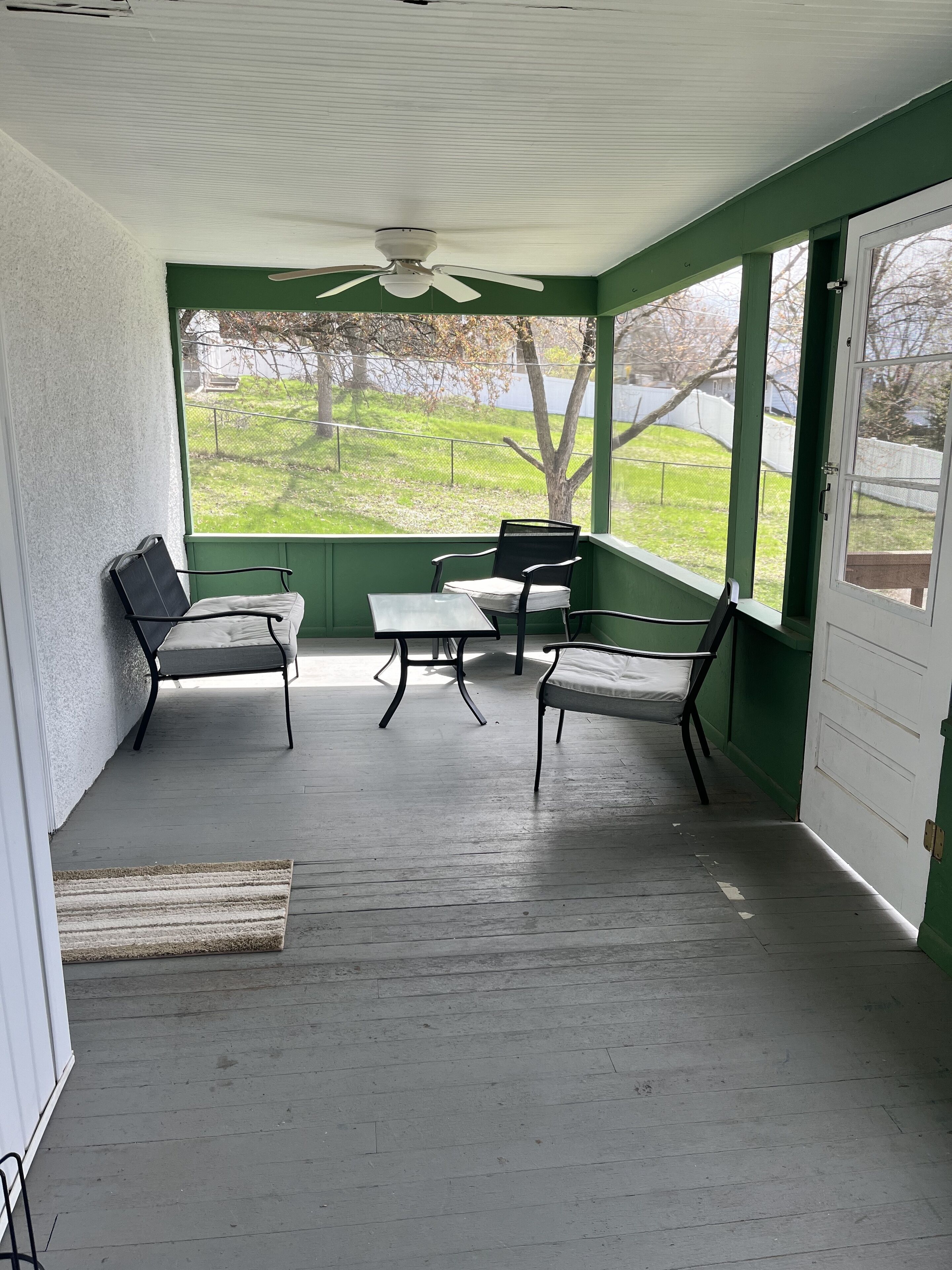 Adorable Cabiny Home, 1/2 block from downtown Prescott! So convenient to beach!