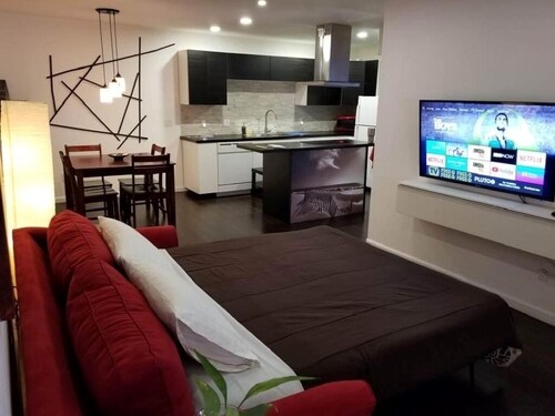 Beautiful Condo in Austin! Minutes from Downtown! 