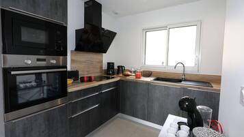 KĂŒhlschrank, Mikrowelle, Ofen, GeschirrspĂŒler