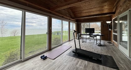 Home Away on Lake Ontario