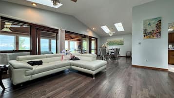 Smart TV, fireplace, video games, books