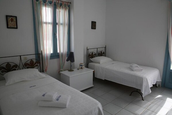 2 chambres, fer et planche Ă repasser, Wi-Fi gratuit, draps fournis