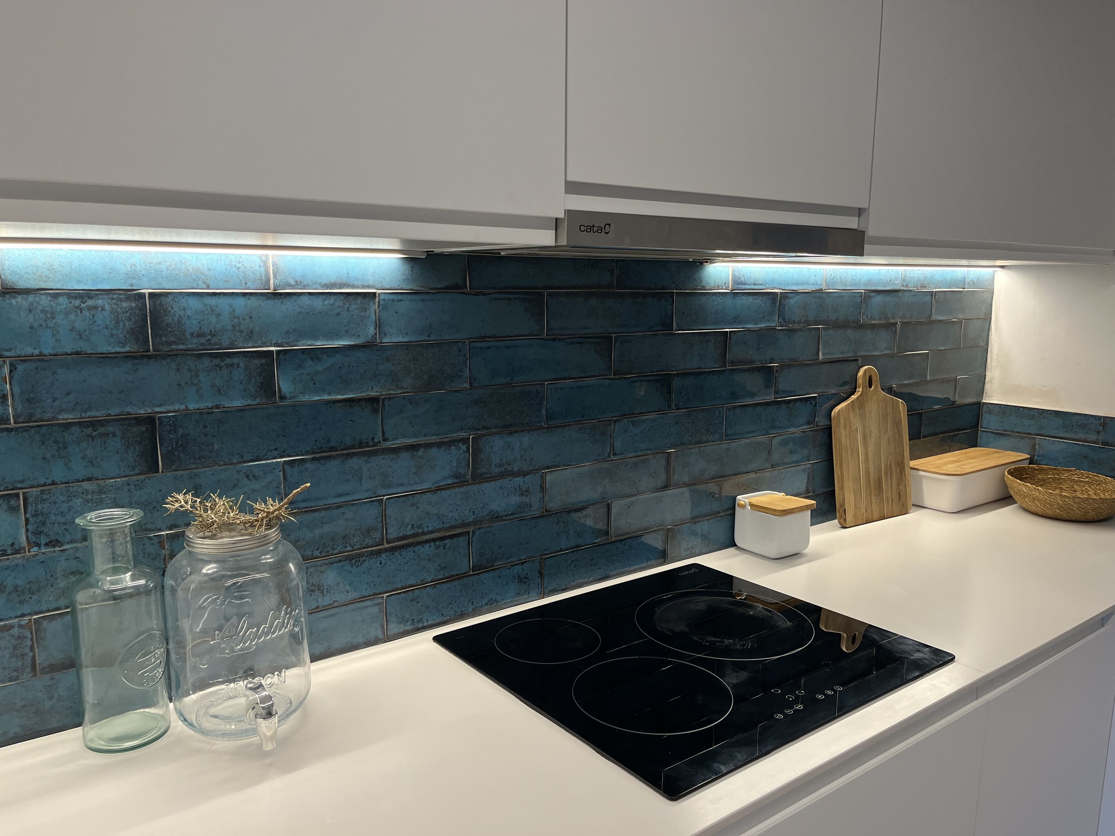 Microonde, forno, piano cottura, lavastoviglie