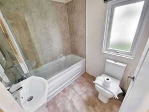 Towels - 2 bedroom accommodation in Felton, near Amble (Felton, near Amble)