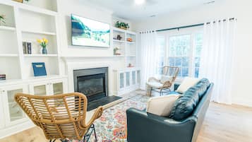 Älytelevisio, takka, videopelejä