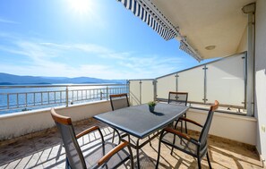 Outdoor dining - 1 bedroom beautiful apartment in Komarna (Komarna)