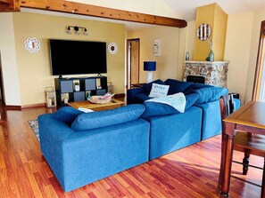 Smart TV - Osage Beach Lake House w/ Views! Private dock w/ boat slip in neighborhood cove! (Osage Beach)