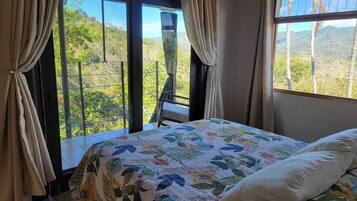 2 bedrooms, in-room safe, desk, iron/ironing board