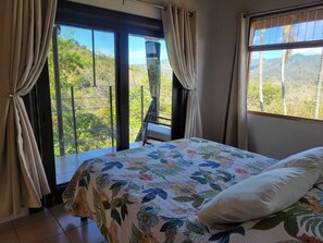 2 bedrooms, in-room safe, desk, iron/ironing board