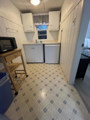 Apartment, 2 Bedrooms, Kitchenette | Private kitchen