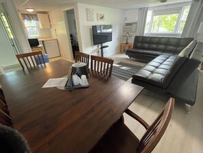 Apartment, 2 Bedrooms, Kitchenette | Living area