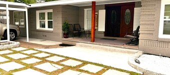 4BD/3BA/ DFW Airport Patio private parking Piscina