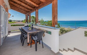 Outdoor dining - Lovely apartment in Privlaka (Privlaka)
