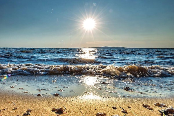 Una spiaggia nelle vicinanze