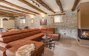 Interior - Amazing home in Buzet (Buzet)