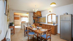 Unclassified image, 3 of 23, button - Stunning home in Condillac (Condillac)