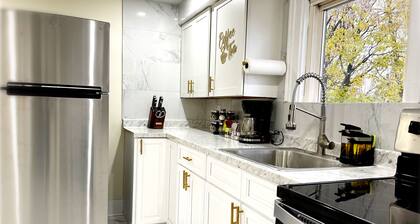 Quiet place to relax / Ultra Fast FREE Wi-Fi 3. Min Downtown Utica New Hospital